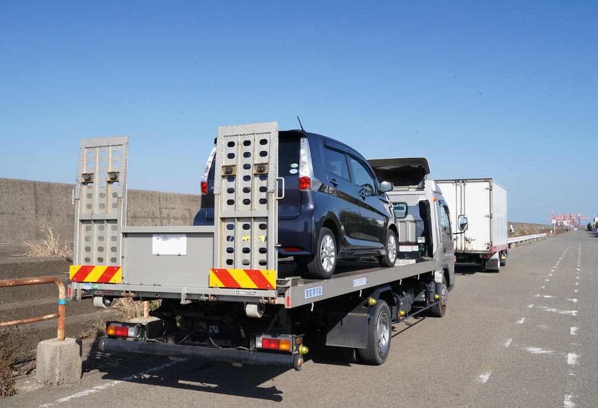 自社積載車完備！日本全国お届け・緊急搬送対応